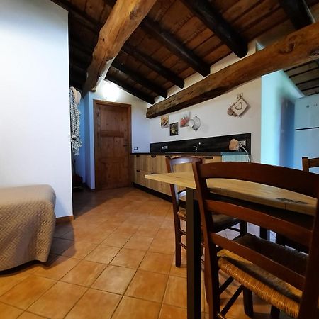 Corte Davini Agriturismo Monzambano Bagian luar foto
