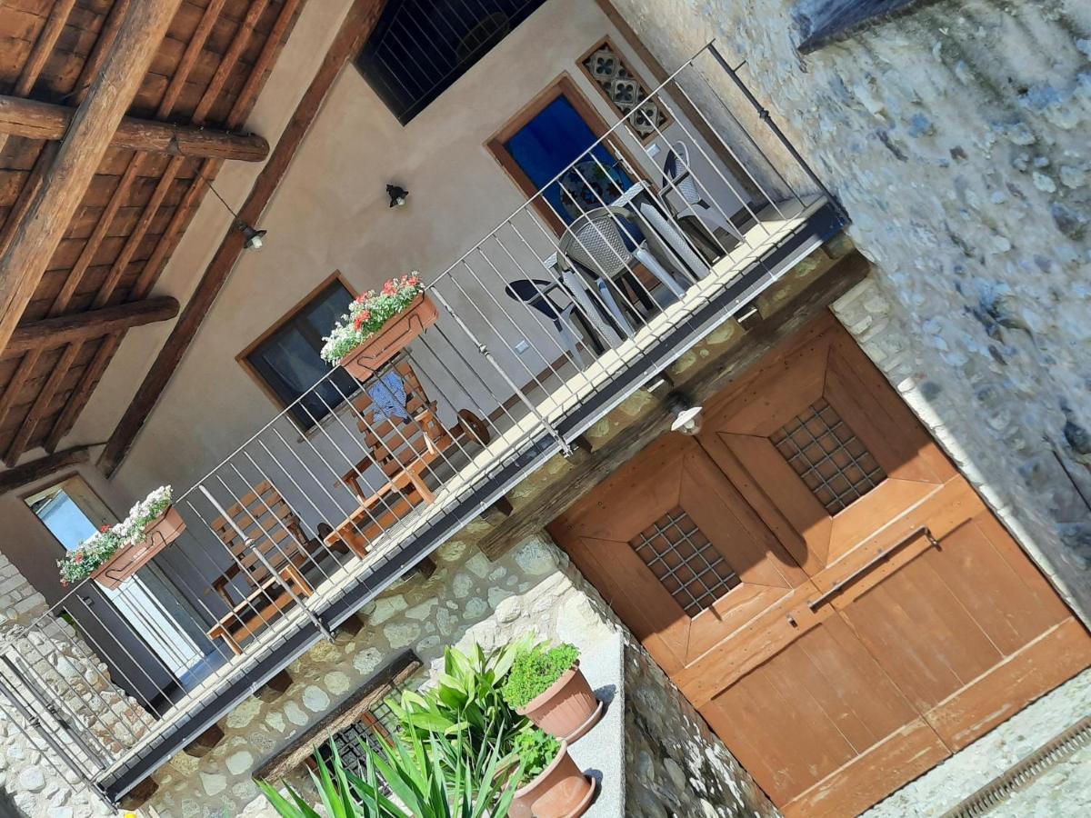 Corte Davini Agriturismo Monzambano Bagian luar foto