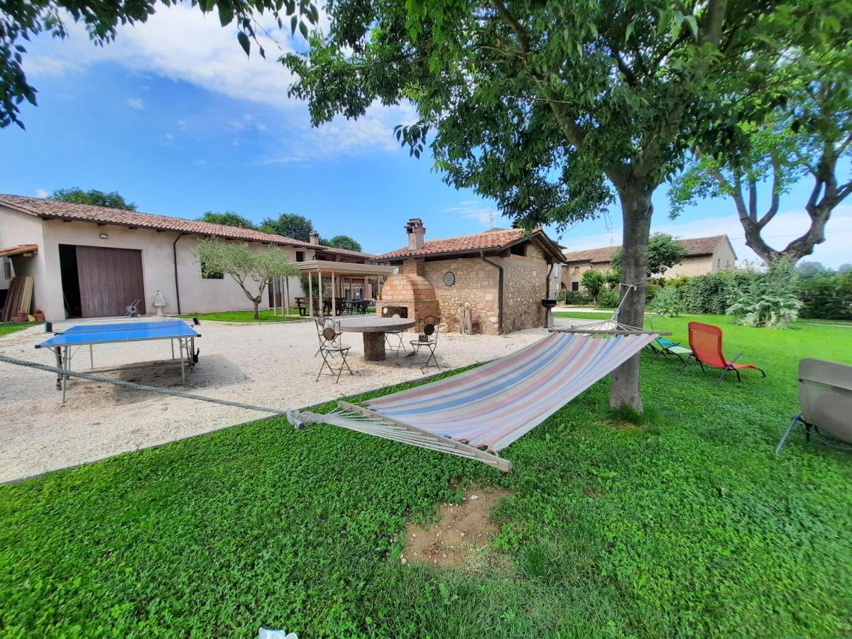 Corte Davini Agriturismo Monzambano Bagian luar foto