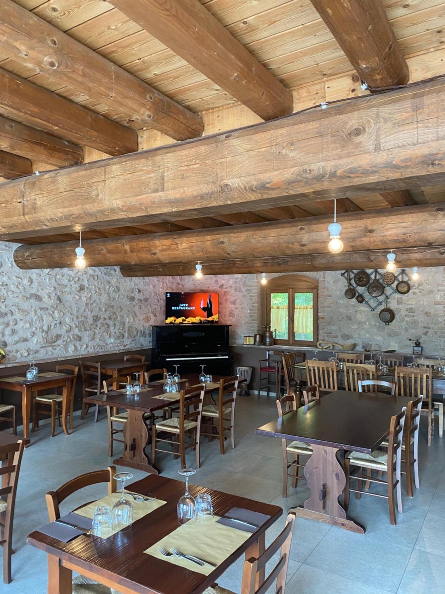 Corte Davini Agriturismo Monzambano Bagian luar foto