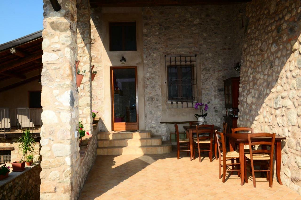 Corte Davini Agriturismo Monzambano Bagian luar foto