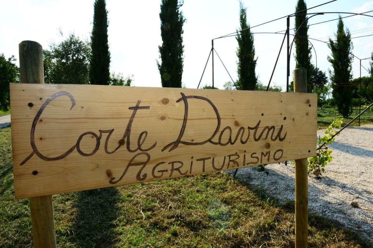 Corte Davini Agriturismo Monzambano Bagian luar foto